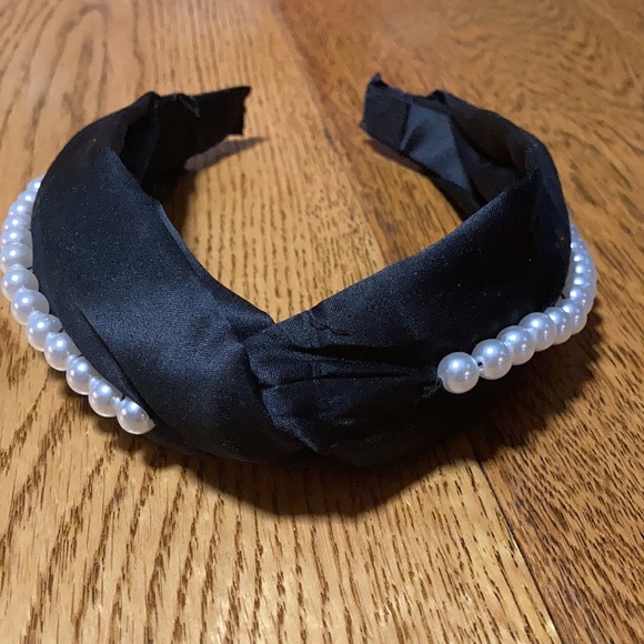 *FREE Add-on* Set of 3 Hairbands - Picture 2 of 7